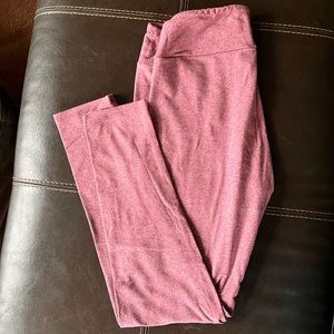 One size LuLaRoe heathered maroon leggings